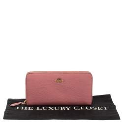 مملوكة مسبقًا Coach Pink Leather Zip Around Wallet