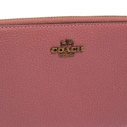 مملوكة مسبقًا Coach Pink Leather Zip Around Wallet