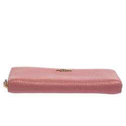 مملوكة مسبقًا Coach Pink Leather Zip Around Wallet