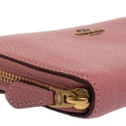 مملوكة مسبقًا Coach Pink Leather Zip Around Wallet