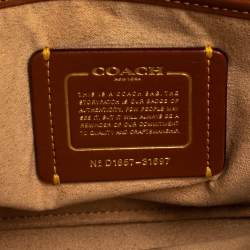 مملوكة مسبقًا حقيبة كتف كوتش جلد كانفاس مقوى نقشة شعار الماركة مطبوع مورد براري بيج و بني 