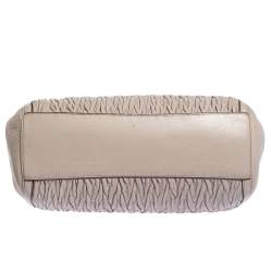 Pre Owned Coach Beige Matelassé Leather Kisslock Convertible Satchel
