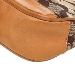 مملوكة مسبقًا Coach Beige/Tan Signature Canvas And Leather Shoulder Bag