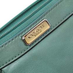 Pre Owned حقيبة كلتش كوتش جلد أخضر بحمالة معصم 