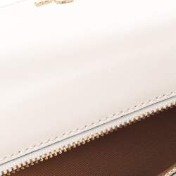 Pre Owned محفظة كوتش كانفاس بالشعار وجلد بيج/كريمي ثلاثية الطية 