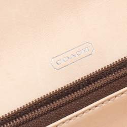 مملوكة مسبقًا حقيبة كلتش كوتش باتشورك جلد وكانفاس متعدد الألوان بحمالة معصم وقلاب 