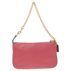 مملوكة مسبقًا Coach Pink Pebbled Leather Chain Clutch