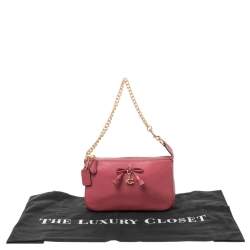مملوكة مسبقًا Coach Pink Pebbled Leather Chain Clutch