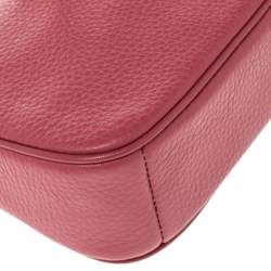 مملوكة مسبقًا Coach Pink Pebbled Leather Chain Clutch