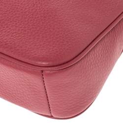 مملوكة مسبقًا Coach Pink Pebbled Leather Chain Clutch