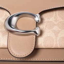 مملوكة مسبقًا حقيبة كتف كوتش تابي 26 جلد وكانفاس مقوى بالشعار بيج