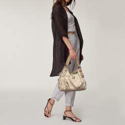 مملوكة مسبقًا Coach Beige Signature Canvas and Leather Madison Maggie Hobo