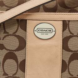 Pre Owned Coach Beige/Cream Signature Canvas And Leather Crossbody Bag