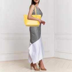 مملوكة مسبقًا Coach Yellow Leather City Zip Tote