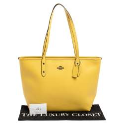 مملوكة مسبقًا Coach Yellow Leather City Zip Tote