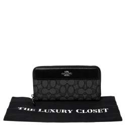 مملوكة مسبقًا Coach Black Canvas and Leather Accordion Zip Around Wallet