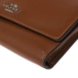 مملوكة مسبقًا Coach Brown Leather Convertible Trifold Wallet
