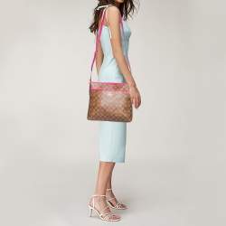 مملوكة مسبقًا Coach Brown/Pink Signature Coated Canvas And Leather Crossbody Bag