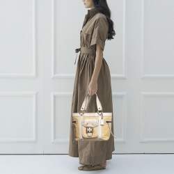 Pre Owned حقيبة يد كوتش ليجاسي جلد وقش مغزول كريمية / بيضاء بإبزيم 