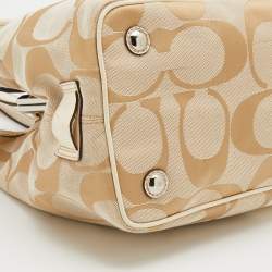 مملوكة مسبقًا Coach Beige Signature Canvas and Patent Leather Kisslock Framed Carryall Tote