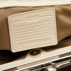 مملوكة مسبقًا Coach Beige Signature Canvas and Patent Leather Kisslock Framed Carryall Tote