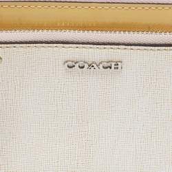 Pre Owned Coach White/Beige Leather Wristlet
