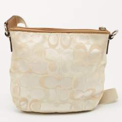 Pre Owned Coach Beige/White Signature Canvas and Leather Shoulder Bag