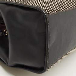 مملوكة مسبقًا Coach Black/Beige Canvas And Leather Carlyle Shoulder Bag