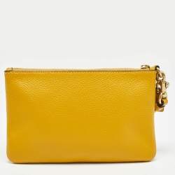 م�ملوكة مسبقًا Coach Yellow Leather Wristlet Zip Pouch