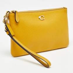 مملوكة مسبقًا Coach Yellow Leather Wristlet Zip Pouch