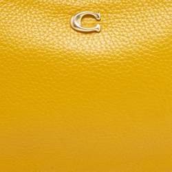 مملوكة مسبقًا Coach Yellow Leather Wristlet Zip Pouch