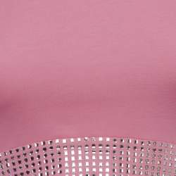 مملوكة مسبقًا طقم تنورة وتوب جيرسي وردي مرصع بالكريستال دايفيد كوما مقاس صغير