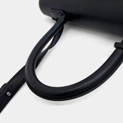 Pre Owned Delvaux Black Leather Briand MM