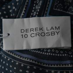 مملوكة مسبقًا  طقم بلوزة وفستان ديريك لام  10 كروسبي حرير أزرق مطبوع طبقات  M 