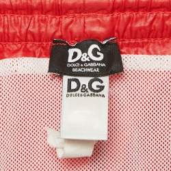 مملوكة مسبقًا ملابس شاطئية دولتشي آند غابانا شورت صناعي مخطط أحمر بمقاس متوسط