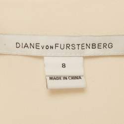 مملوكة مسبقًا بلوزة ديان فون فرستنبرغ حرير بيج مقاس متوسط (ميديام)