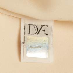 مملوكة مسبقًا بلوزة ديان فون فرستنبرغ حرير بيج مقاس متوسط (ميديام)