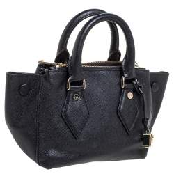 Pre Owned Diane Von Furstenberg Black Leather Mini Voyage Itsy Crossbody Bag