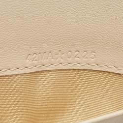 مملوكة مسبقًا Dior Beige Macrocannage Leather Miss Caro Passport Holder