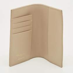 مملوكة مسبقًا Dior Beige Macrocannage Leather Miss Caro Passport Holder