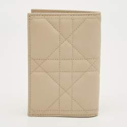 مملوكة مسبقًا Dior Beige Macrocannage Leather Miss Caro Passport Holder
