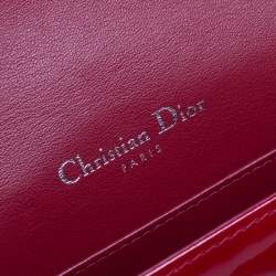 مملوكة مسبقًا Dior Red Patent Leather Lady Dior Chain Clutch