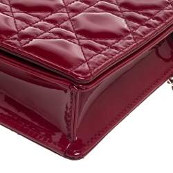 مملوكة مسبقًا Dior Red Patent Leather Lady Dior Chain Clutch