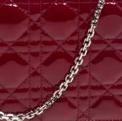 مملوكة مسبقًا Dior Red Patent Leather Lady Dior Chain Clutch