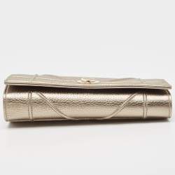 مملوكة مسبقًا محفظة ديور ديوراما جلد ذهبي ميتاليك بسلسلة