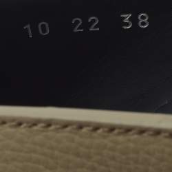 مملوكة مسبقًا صندل ديور مسطح جلدي رمادي مقاس 38