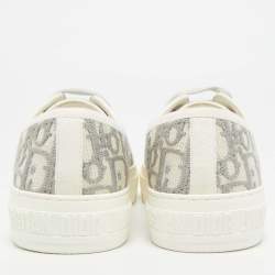 مملوكة مسبقًا حذاء رياضي ديور والكن'ديور كانفاس أبيض/رمادي فاتح ومطاط منخفض من أعلى مقاس 37