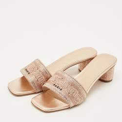 Pre Owned صندل فلات قماش مطرز أزرق كحلي/أبيض مقاس 36 ديور دووي