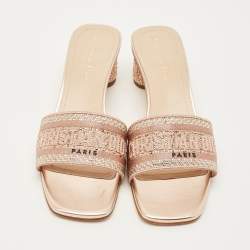 Pre Owned صندل فلات قماش مطرز أزرق كحلي/أبيض مقاس 36 ديور دووي