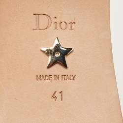 Pre Owned صندل فلات قماش مطرز أزرق كحلي/أبيض مقاس 36 ديور دووي